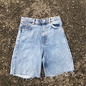 Zara ‘The 90’s Bermuda’ Denim Shorts